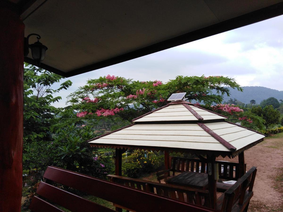 Khao Kho Flora Hotell Exteriör bild