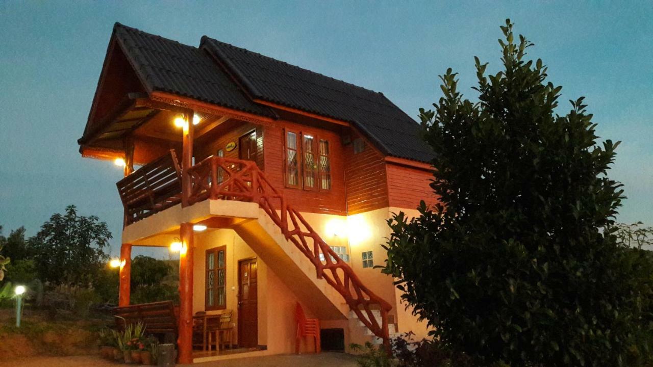 Khao Kho Flora Hotell Exteriör bild