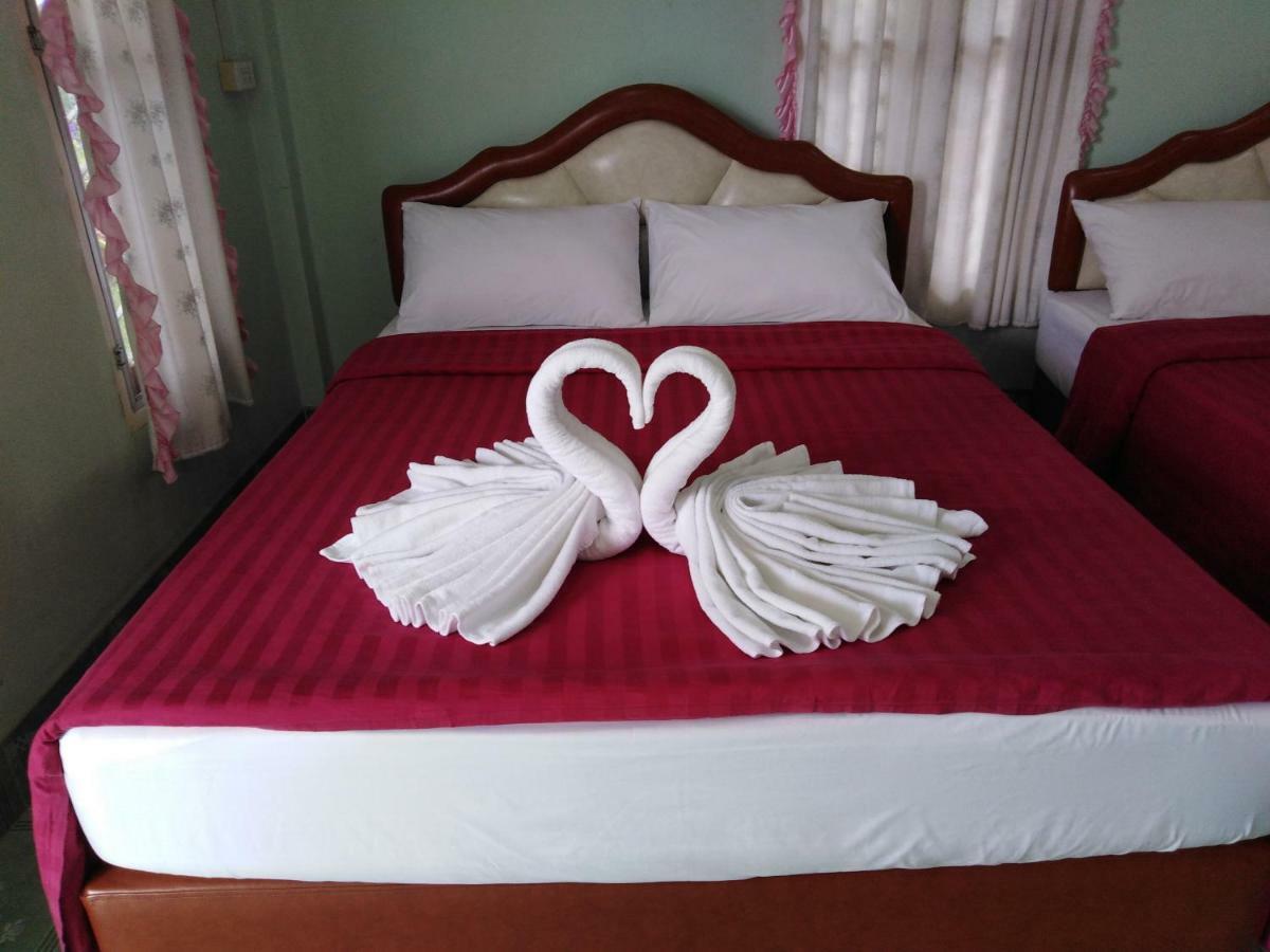 Khao Kho Flora Hotell Exteriör bild